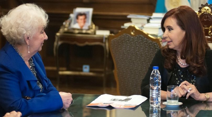 Estela de Carlotto reveló el momento en que convenció a Cristina Kirchner de no renunciar(NA)